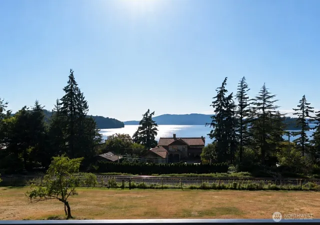 Photo 1 of Sale Pending at 907 Chuckanut Dr, Bellingham, WA 98229 | MLS# NWM2568671 | Listing updated on 2026-09-20