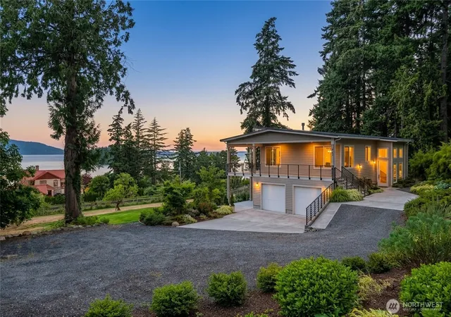 Photo 4 of Sale Pending at 907 Chuckanut Dr, Bellingham, WA 98229 | MLS# NWM2568671 | Listing updated on 2026-09-20