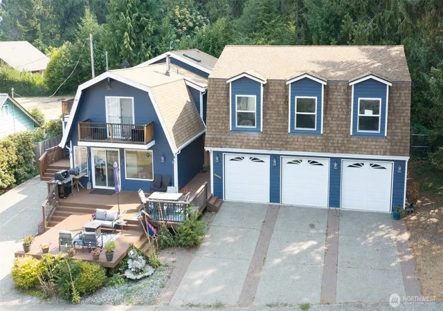 Photo 3 of Single family home for sale at 20 N Tillicum Beach Ln, Shelton, WA 98584 | MLS# NWM2568672 | Listing updated on 2026-09-21