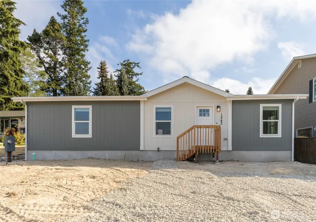 Photo 1 of Manufactured home for sale at 1243 Admirals Dr, Coupeville, WA 98239 | MLS# NWM2568674 | Listing updated on 2026-09-23