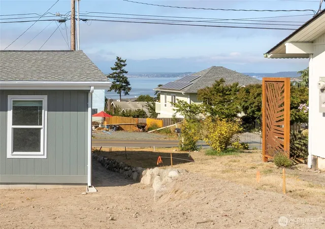 Photo 3 of Manufactured home for sale at 1243 Admirals Dr, Coupeville, WA 98239 | MLS# NWM2568674 | Listing updated on 2026-09-23