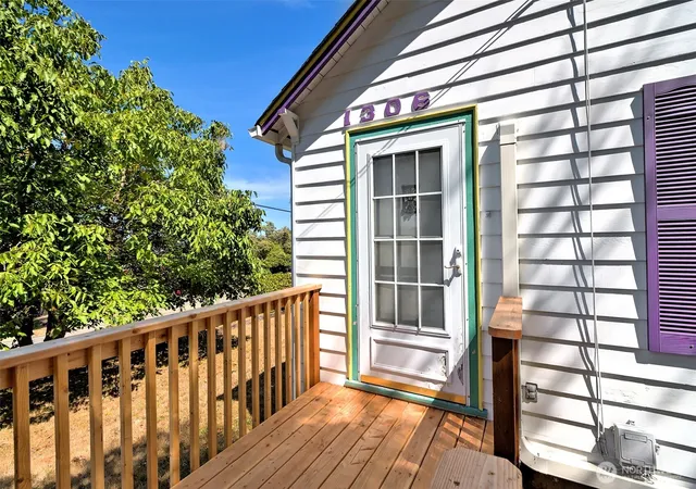 Photo 4 of Single family home for sale at 1306 Center St, Shelton, WA 98584 | MLS# NWM2568682 | Listing updated on 2026-09-23