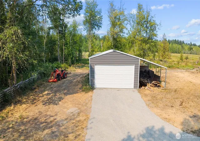 Photo 4 of Manufactured home for sale at 18109 Bald Hl Rd SE, Yelm, WA 98597 | MLS# NWM2568690 | Listing updated on 2026-09-29