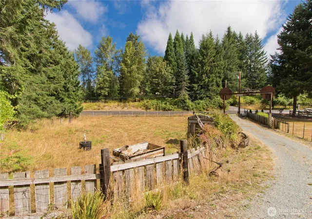 Photo 3 of Sale Pending at 15716 Ap Tubbs Rd E, Buckley, WA 98321 | MLS# NWM2568691 | Listing updated on 2026-09-30