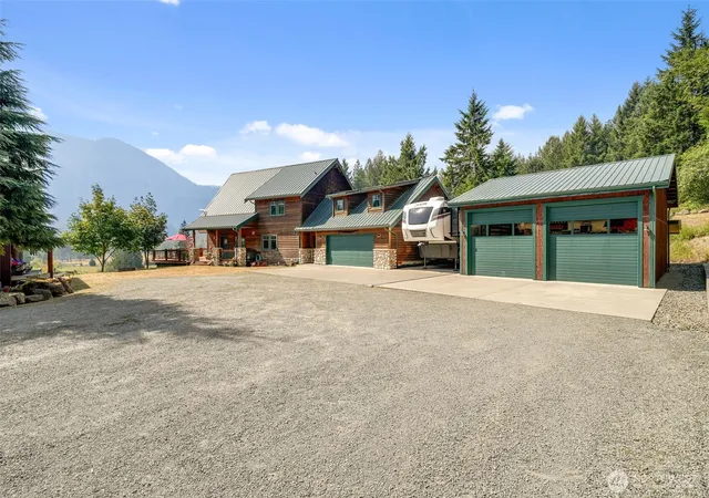 Photo 3 of Single family home for sale at 190 Carr Rd, Randle, WA 98377 | MLS# NWM2568701 | Listing updated on 2026-09-23