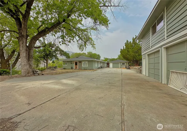 Photo 4 of Single family home for sale at 307 Orchard Ave, Elmer City, WA 99124 | MLS# NWM2568702 | Listing updated on 2026-09-23