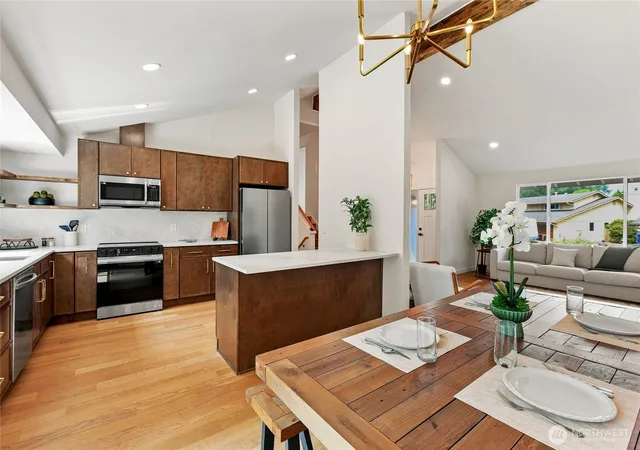 Photo 4 of Sale Pending at 11707 SE 65th Street, Bellevue, WA 98006 | MLS# NWM2568704 | Listing updated on 2026-09-25