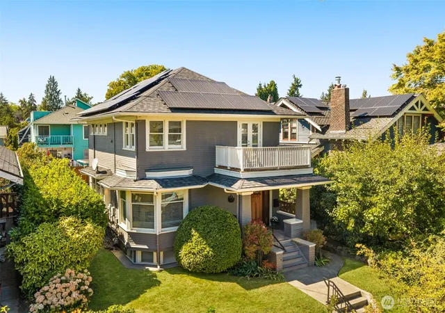 Photo 2 of Sale Pending at 4549 Thackeray Pl Ne, Seattle, WA 98105 | MLS# NWM2568705 | Listing updated on 2026-09-25