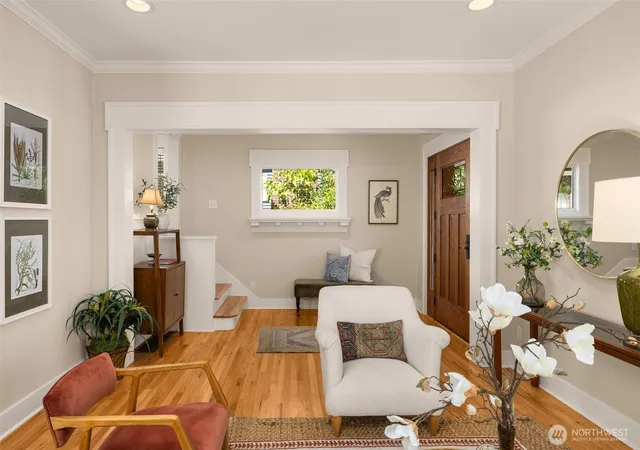 Photo 4 of Sale Pending at 4549 Thackeray Pl NE, Seattle, WA 98105 | MLS# NWM2568705 | Listing updated on 2026-09-25