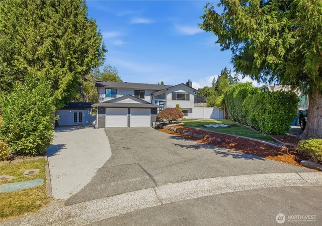 Photo 3 of Sale Pending at 4525 149th Place Sw, Lynnwood, WA 98087 | MLS# NWM2568725 | Listing updated on 2026-10-03