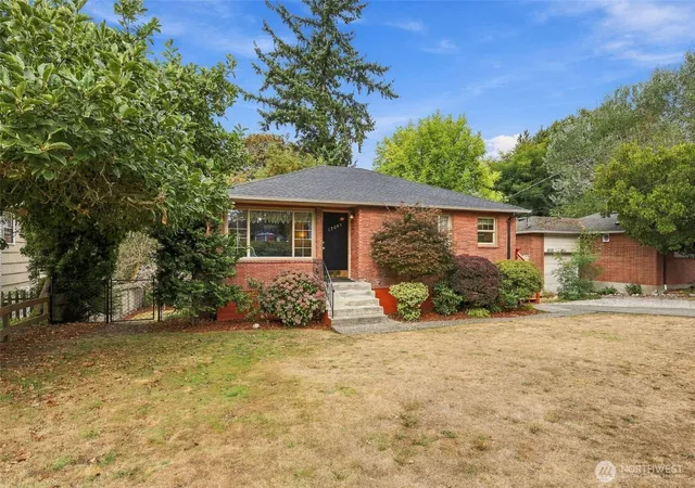 Photo 2 of Single family home for sale at 13045 Corliss Ave N, Seattle, WA 98133 | MLS# NWM2568727 | Listing updated on 2026-09-29