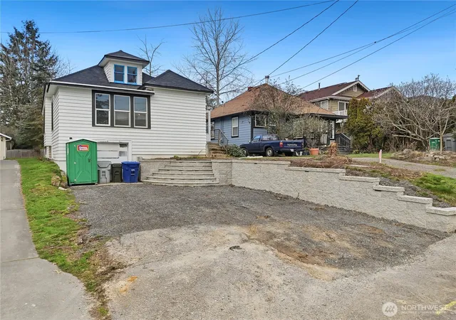 Single family home for sale at 285 Earlington Ave SW, Renton, WA 98057 | MLS# NWM2568740