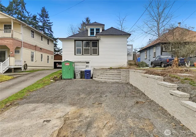 Photo 2 of Single family home for sale at 285 Earlington Ave Sw, Renton, WA 98057 | MLS# NWM2568740 | Listing updated on 2026-09-23