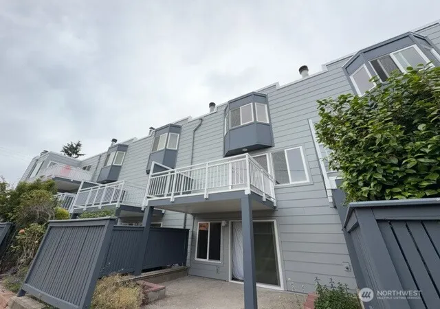 Photo 2 of Condo for sale at 1610 Park Ave #B3, Bremerton, WA 98337 | MLS# NWM2568779 | Listing updated on 2026-09-25