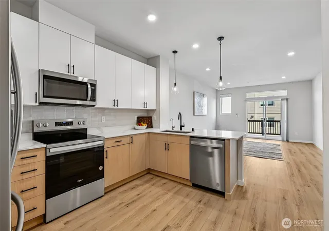 Photo 3 of Townhouse for sale at 16723 Alderwood Mall Pkwy #A7, Lynnwood, WA 98037 | MLS# NWM2568797 | Listing updated on 2026-09-23