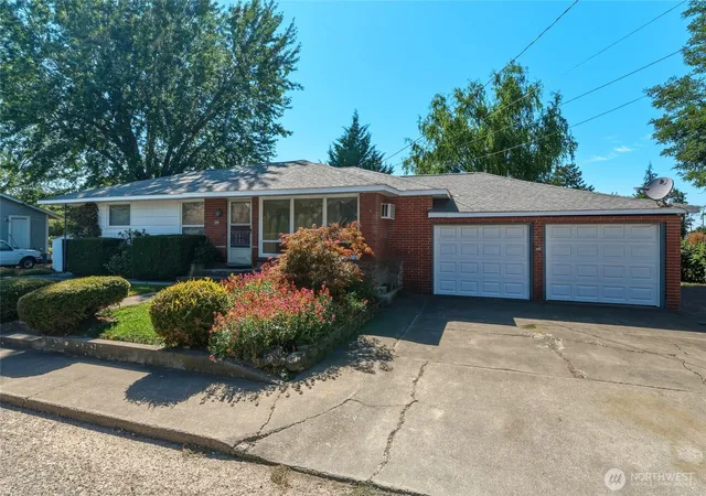 Photo 1 of Sale Pending at 309 Ne Ash St, College Place, WA 99324 | MLS# NWM2568820 | Listing updated on 2026-09-30