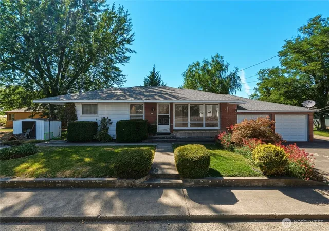 Photo 2 of Sale Pending at 309 Ne Ash St, College Place, WA 99324 | MLS# NWM2568820 | Listing updated on 2026-09-30