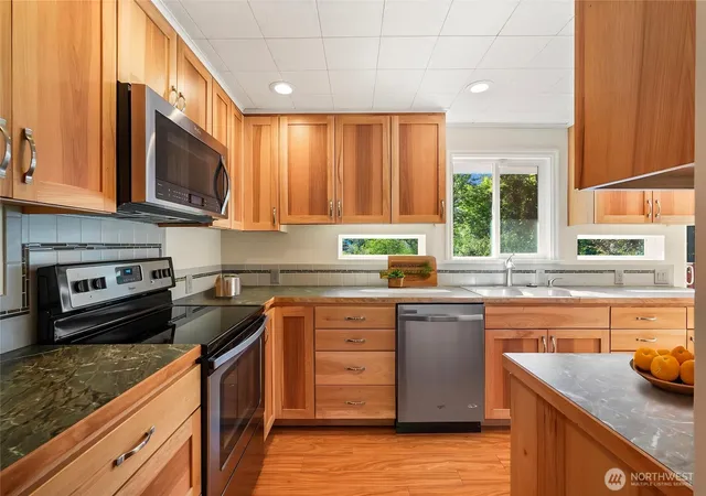 Photo 4 of Single family home for sale at 23427 100th Avenue SE, Kent, WA 98031 | MLS# NWM2568823 | Listing updated on 2026-09-23