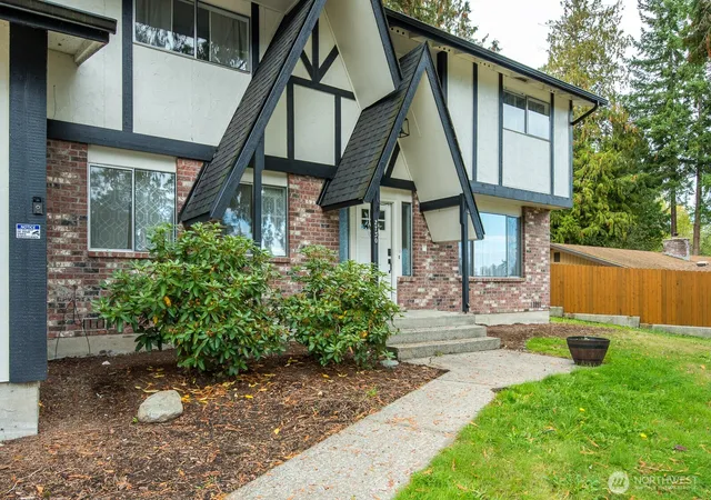 Photo 1 of Single family home for sale at 2730 Iroquois Dr, Mount Vernon, WA 98273 | MLS# NWM2568834 | Listing updated on 2026-09-23