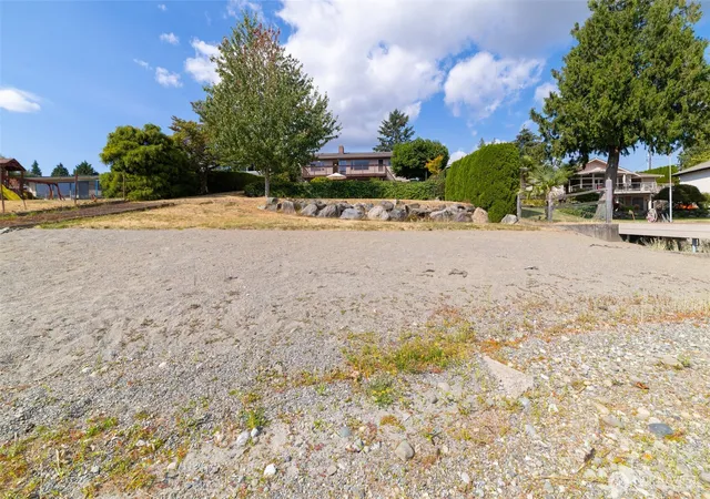 Photo 3 of Sale Pending at 3737 S 194th Street, Sea Tac, WA 98188 | MLS# NWM2568836 | Listing updated on 2026-09-20