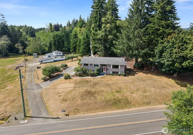Photo 3 of Single family home for sale at 1212 Fowler St, Raymond, WA 98577 | MLS# NWM2568846 | Listing updated on 2026-09-23