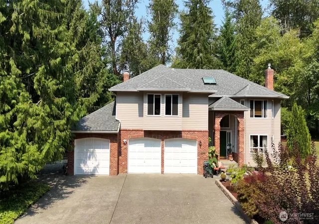 Photo 2 of Single family home for sale at 23924 Se 186th Street, Maple Valley, WA 98038 | MLS# NWM2568856 | Listing updated on 2026-09-28