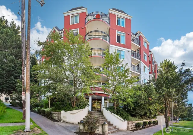 Photo 1 of Sale Pending at 232 Belmont Ave E #301, Seattle, WA 98102 | MLS# NWM2568858 | Listing updated on 2026-09-28