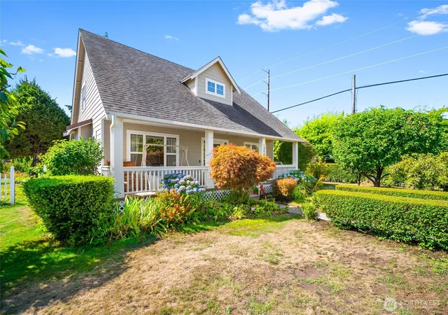Photo 3 of Single family home for sale at 1200 Elm St, Lynden, WA 98264 | MLS# NWM2568860 | Listing updated on 2026-09-23