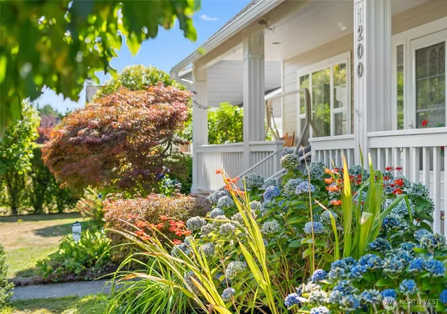Photo 4 of Single family home for sale at 1200 Elm St, Lynden, WA 98264 | MLS# NWM2568860 | Listing updated on 2026-09-23