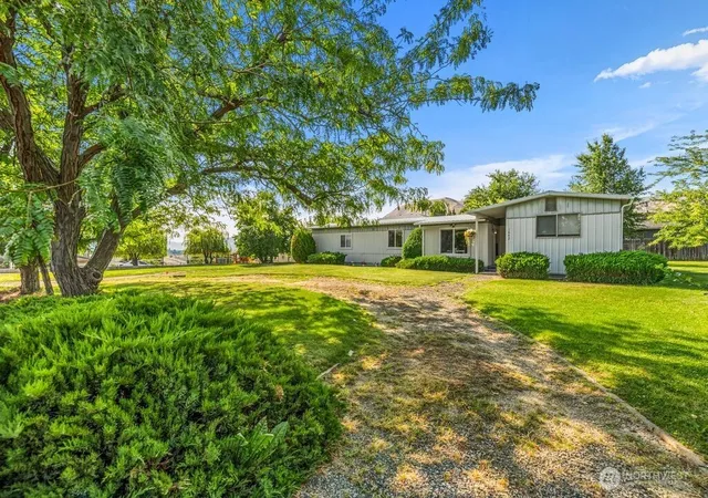 Photo 1 of Manufactured home for sale at 1642 Antles Ave, Wenatchee, WA 98801 | MLS# NWM2568868 | Listing updated on 2026-09-23