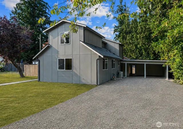 Photo 1 of Single family home for sale at 2531 Monroe Ave, Everett, WA 98203 | MLS# NWM2568875 | Listing updated on 2026-09-23