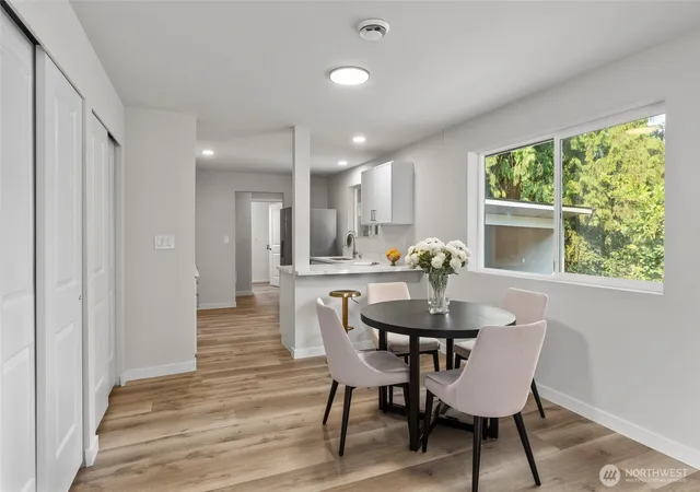 Photo 4 of Single family home for sale at 2531 Monroe Ave, Everett, WA 98203 | MLS# NWM2568875 | Listing updated on 2026-09-23