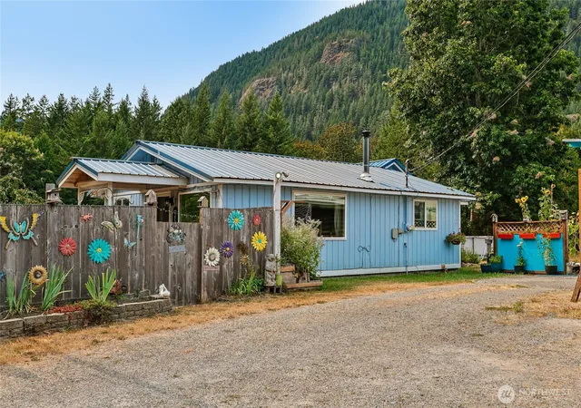 Photo 3 of Single family home for sale at 59291 State Route 20, Marblemount, WA 98267 | MLS# NWM2568876 | Listing updated on 2026-09-21