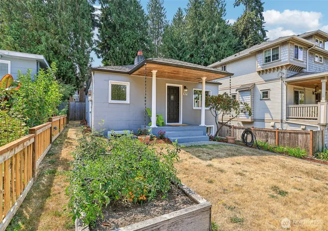 Photo 2 of Sale Pending at 1025 Ne 103rd Street, Seattle, WA 98125 | MLS# NWM2568881 | Listing updated on 2026-09-29