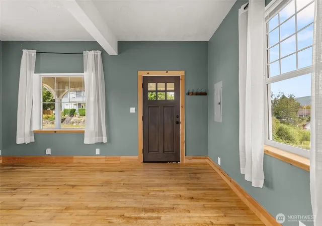 Photo 4 of Sale Pending at 306 B St, South Bend, WA 98586 | MLS# NWM2568892 | Listing updated on 2026-09-19