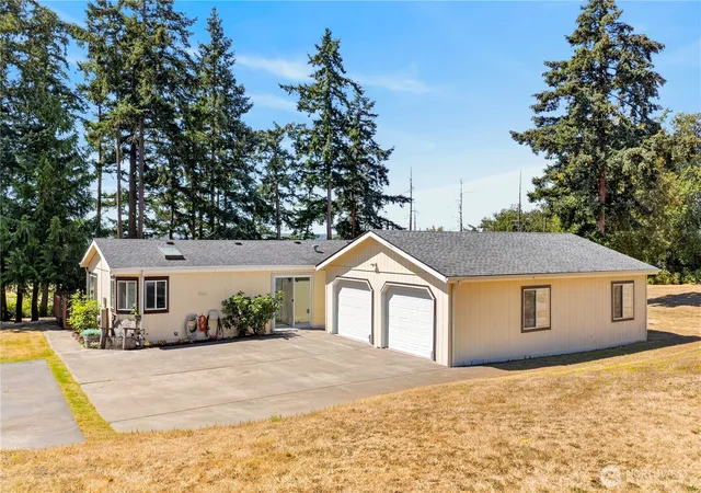 Photo 3 of Manufactured home for sale at 12953 Marihugh Rd, Mount Vernon, WA 98273 | MLS# NWM2568894 | Listing updated on 2026-09-25
