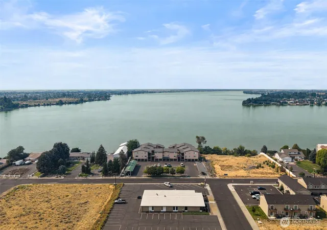 Photo 3 of Condo for sale at 2900 W Marina Dr #202, Moses Lake, WA 98837 | MLS# NWM2568902 | Listing updated on 2026-09-23