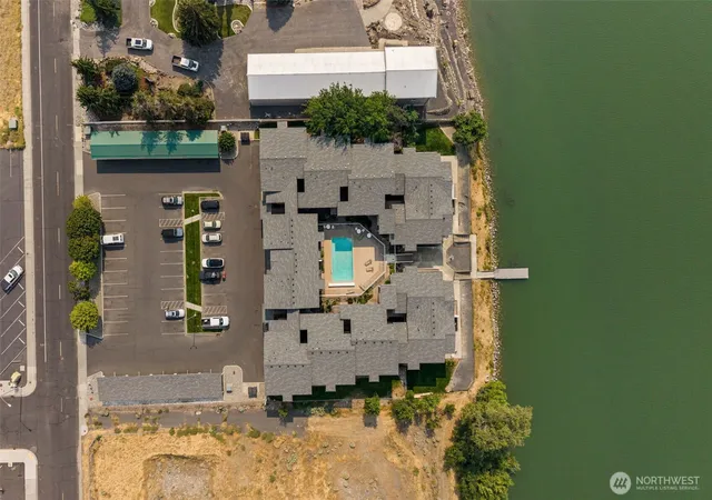 Photo 3 of Condo for sale at 2900 W Marina Dr #202, Moses Lake, WA 98837 | MLS# NWM2568902 | Listing updated on 2026-09-23