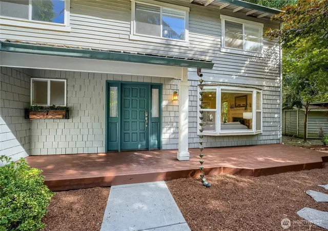 Photo 2 of Single family home for sale at 4842 152nd Pl Se, Bellevue, WA 98006 | MLS# NWM2568904 | Listing updated on 2026-09-30