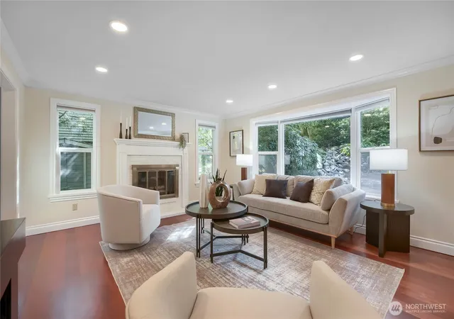 Photo 3 of Single family home for sale at 4842 152Nd Pl Se, Bellevue, WA 98006 | MLS# NWM2568904 | Listing updated on 2026-09-30