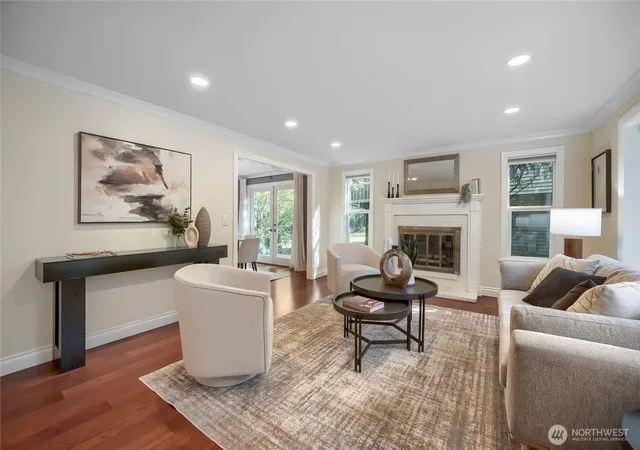 Photo 4 of Single family home for sale at 4842 152Nd Pl Se, Bellevue, WA 98006 | MLS# NWM2568904 | Listing updated on 2026-09-30