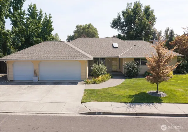 Photo 1 of Single family home for sale at 860 Fern Ct, Walla Walla, WA 99362 | MLS# NWM2568917 | Listing updated on 2026-10-02