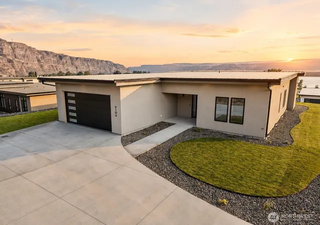 Photo 1 of Single family home for sale at 9104 Nw Harvest Ln, Quincy, WA 98848 | MLS# NWM2568918 | Listing updated on 2026-10-01