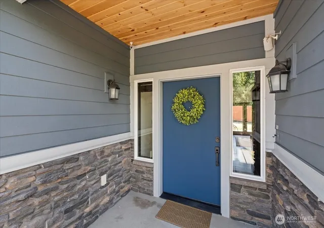 Photo 3 of Single family home for sale at 7523 Broadway, Everett, WA 98203 | MLS# NWM2568920 | Listing updated on 2026-09-25
