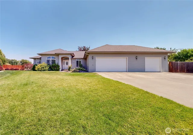 Photo 1 of Single family home for sale at 1916 Se Clover Ct, College Place, WA 99324 | MLS# NWM2568924 | Listing updated on 2026-09-23