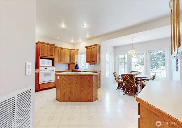 Photo 3 of Single family home for sale at 1916 SE Clover Ct, College Place, WA 99324 | MLS# NWM2568924 | Listing updated on 2026-09-23