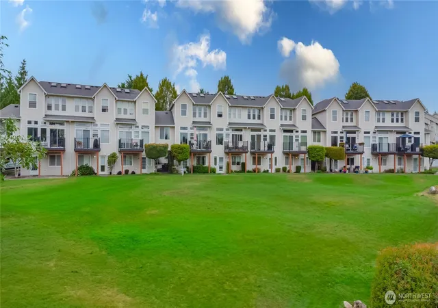 Photo 3 of Townhouse for sale at 2311 Milton Way #E, Milton, WA 98354 | MLS# NWM2568948 | Listing updated on 2026-10-01