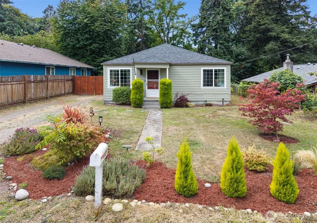 Photo 1 of Single family home for sale at 1827 Se Orange St, Olympia, WA 98501 | MLS# NWM2568958 | Listing updated on 2026-09-29