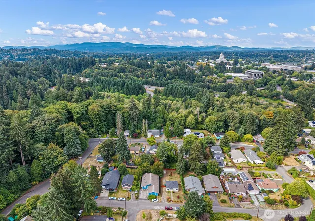 Photo 3 of Single family home for sale at 1827 SE Orange St, Olympia, WA 98501 | MLS# NWM2568958 | Listing updated on 2026-09-29