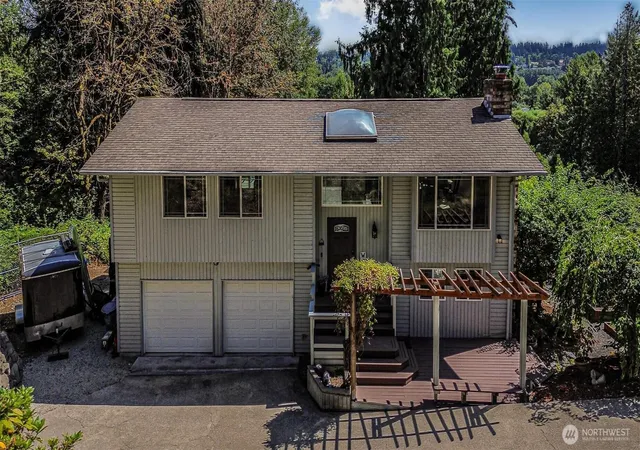 Photo 3 of Single family home for sale at 317 68th Avenue E, Fife, WA 98424 | MLS# NWM2568968 | Listing updated on 2026-10-01